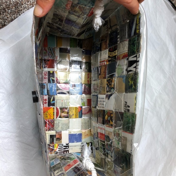 Handmade Recycled New York Purse - Picture 12 of 13